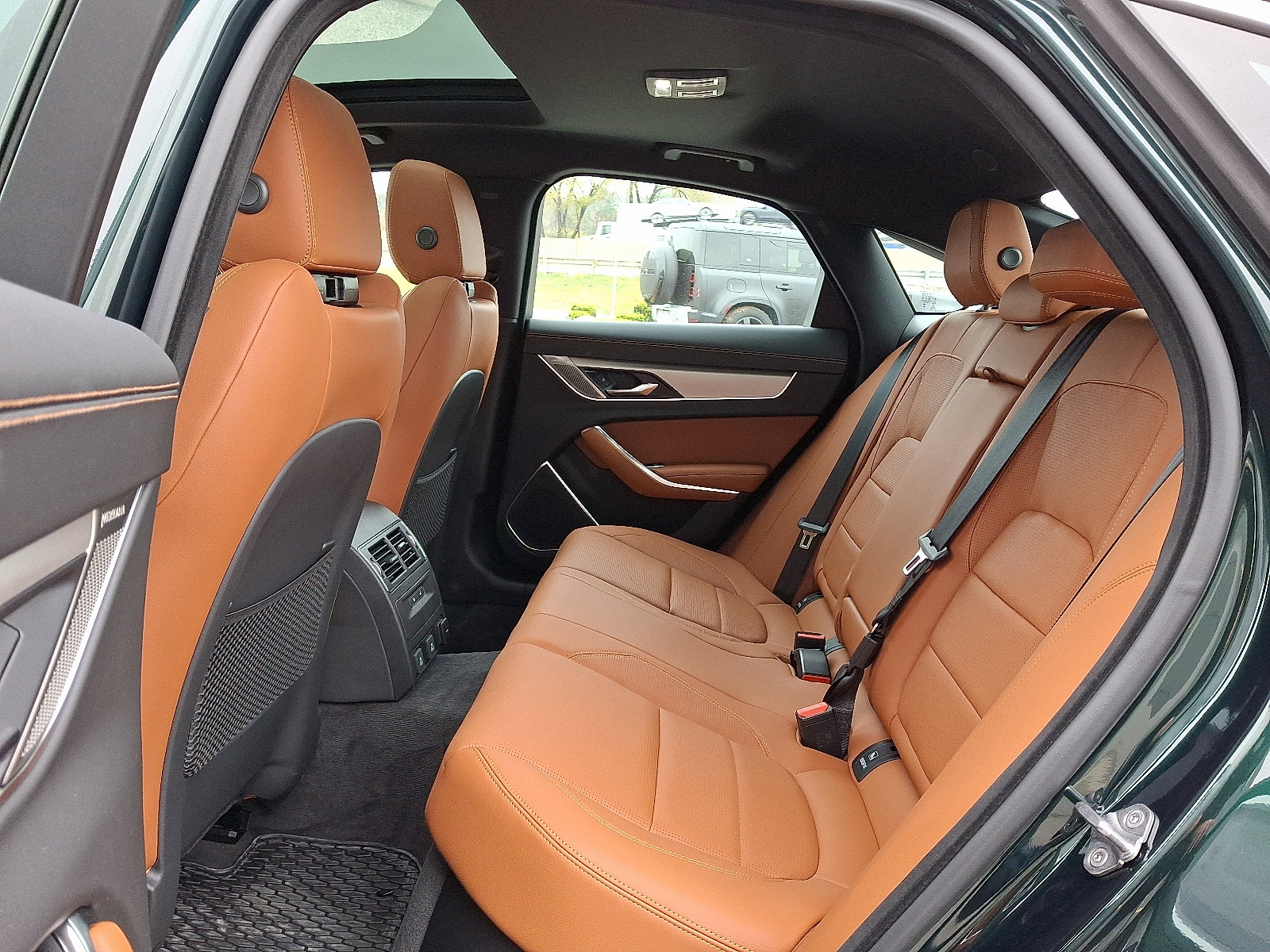 New 2024 Jaguar XF R-Dynamic SE image 5