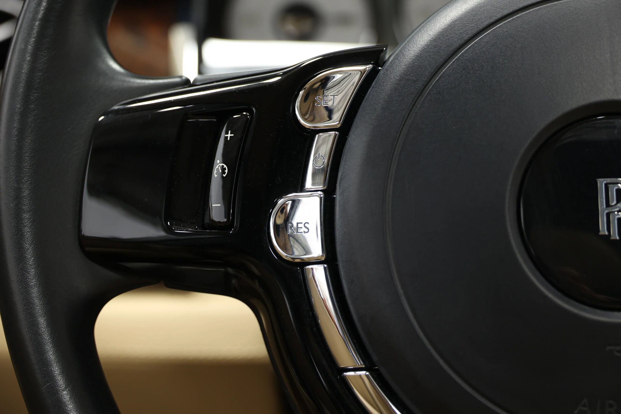 Used 2015 Rolls-Royce Ghost image 25