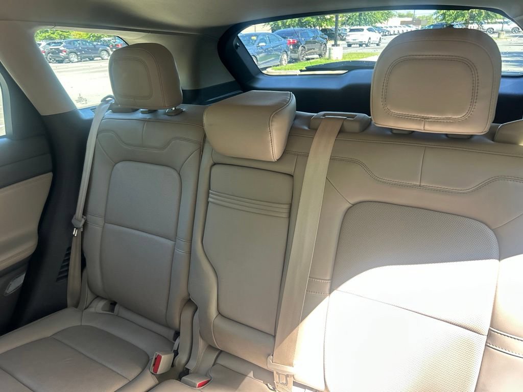 Used 2022 Lincoln Corsair AWD w/ Premium Package image 13