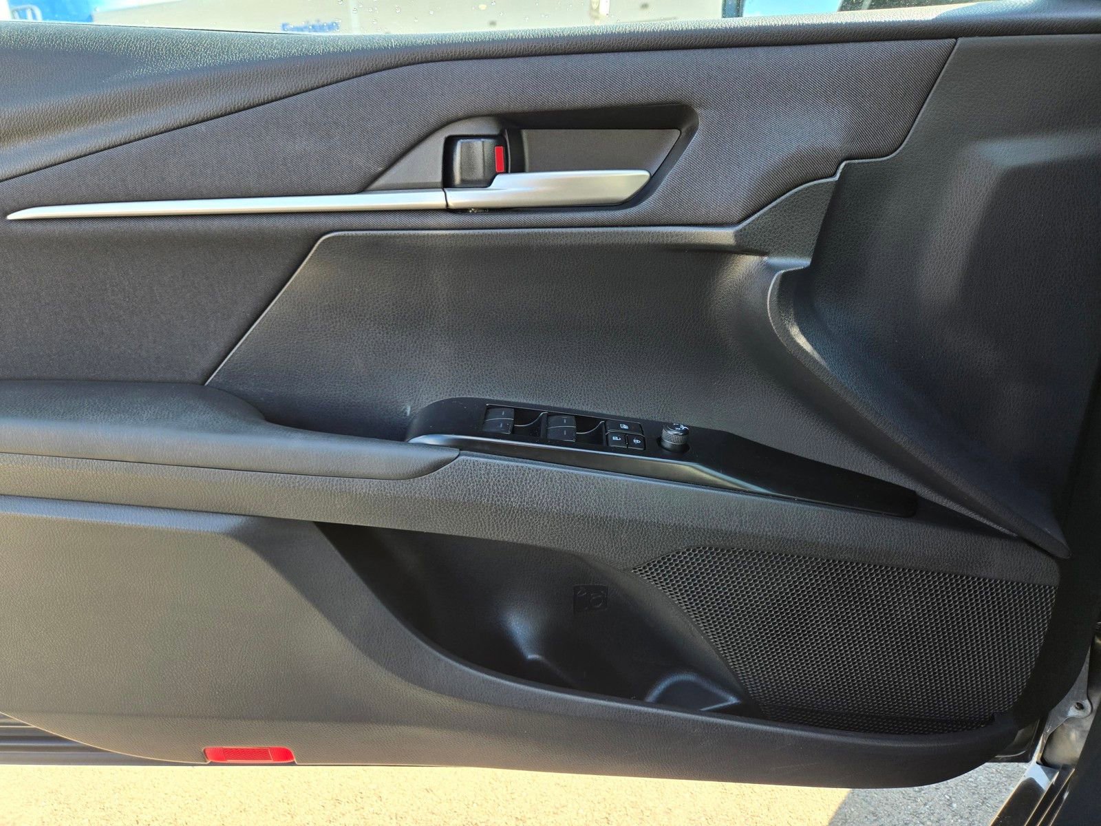 Used 2025 Toyota Camry LE image 17