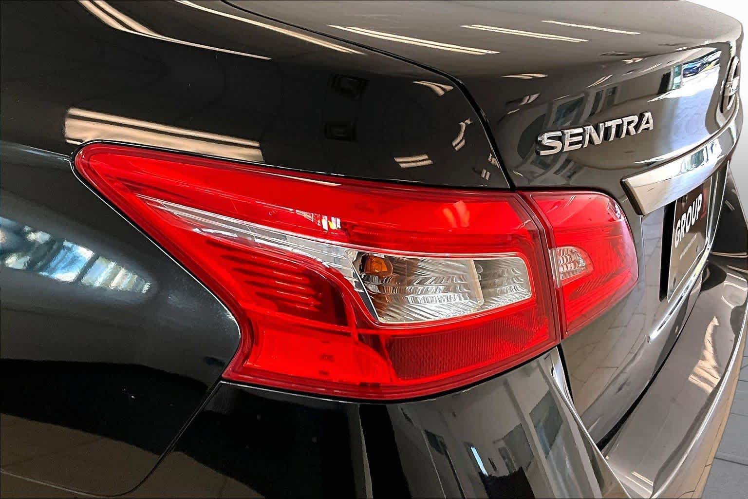 Used 2017 Nissan Sentra SV FWD image 27