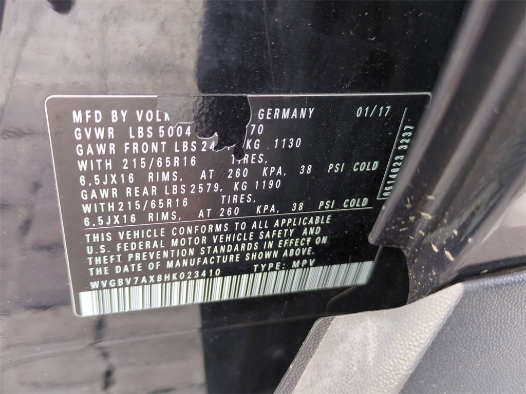 Used 2017 Volkswagen Tiguan S image 37