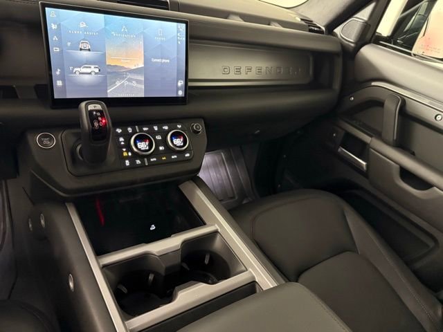 Used 2025 Land Rover Defender 130 V8 image 22