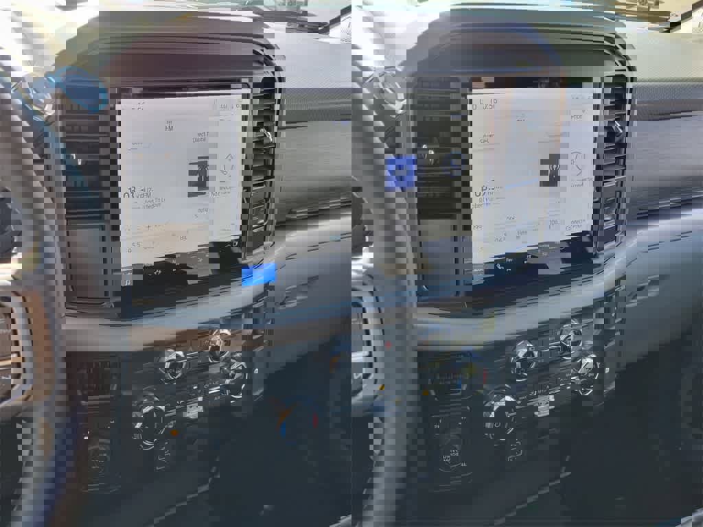 Used 2025 Ford F150 XLT w/ Equipment Group 301A Standard image 18