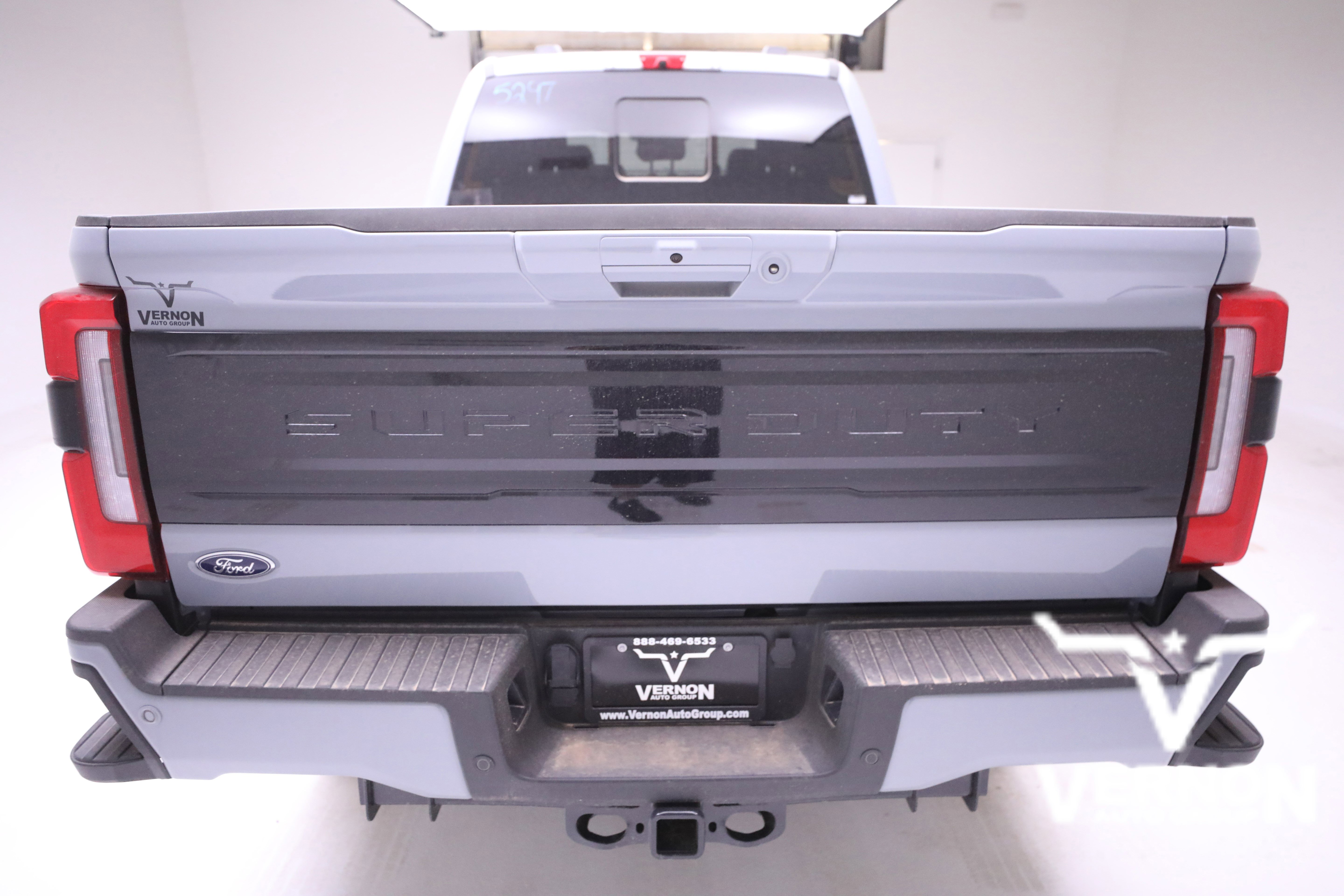 New 2026 Ford F250 Platinum w/ Tremor Off-Road Package image 4