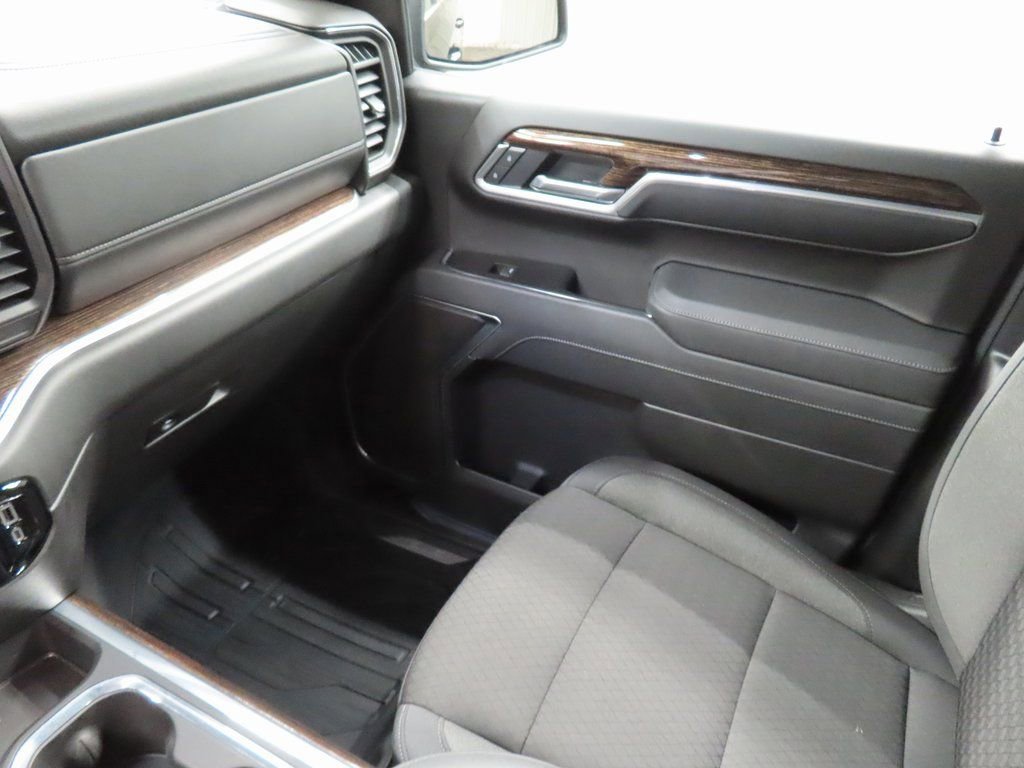 Used 2025 GMC Sierra 1500 Elevation image 23