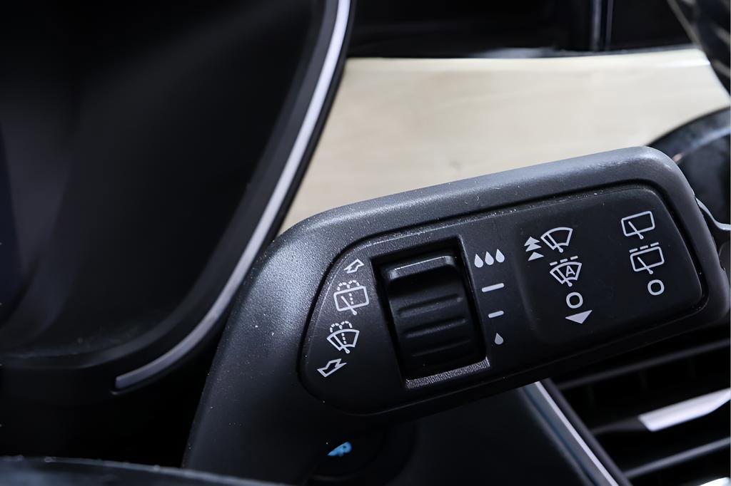 Used 2021 Ford Escape Titanium w/ Titanium Elite Package image 20