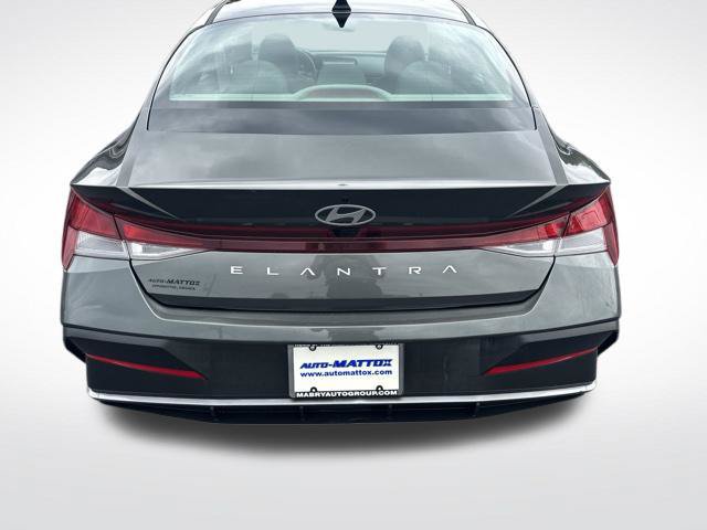Used 2024 Hyundai Elantra SEL FWD image 5