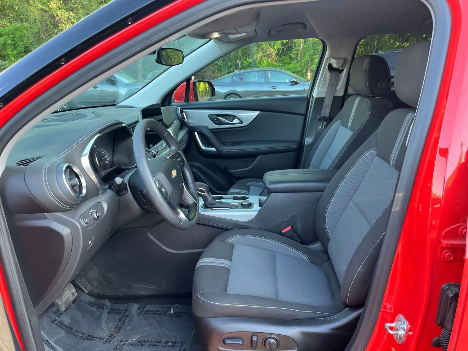 Used 2025 Chevrolet Blazer LT image 28