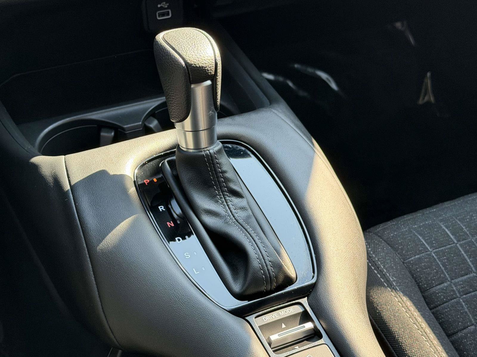 Certified 2025 Honda HR-V LX image 14