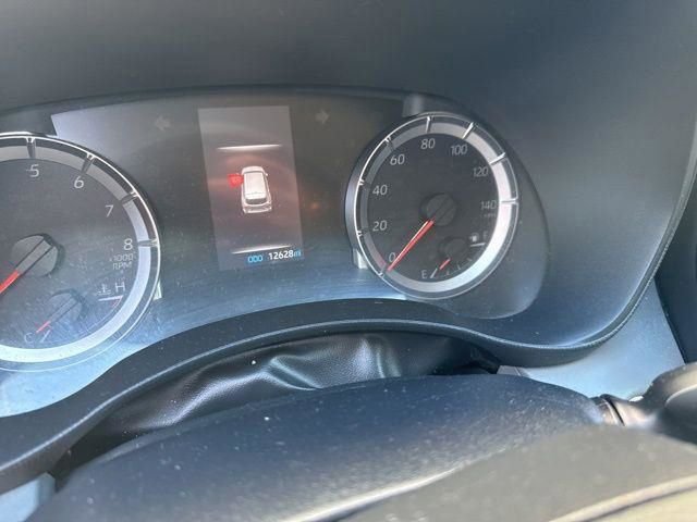 Used 2022 Toyota Highlander LE image 28