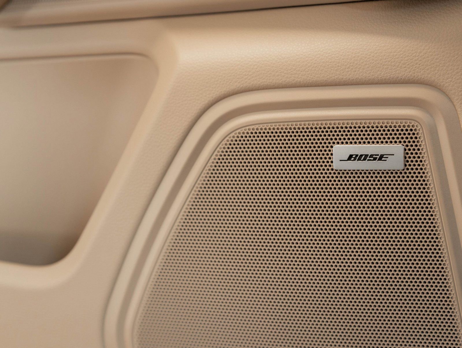 Certified 2026 Porsche Macan AWD/4WD image 19