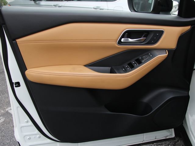Certified 2023 Nissan Rogue Platinum w/ Platinum Premium Package AWD/4WD image 15