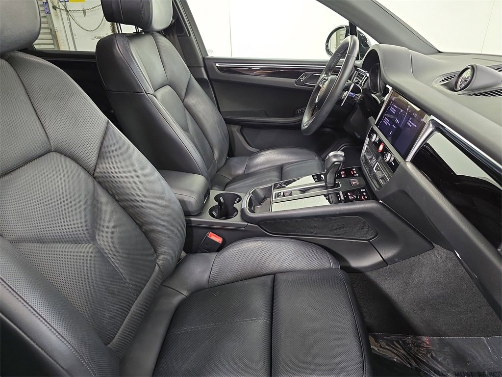Used 2023 Porsche Macan image 27