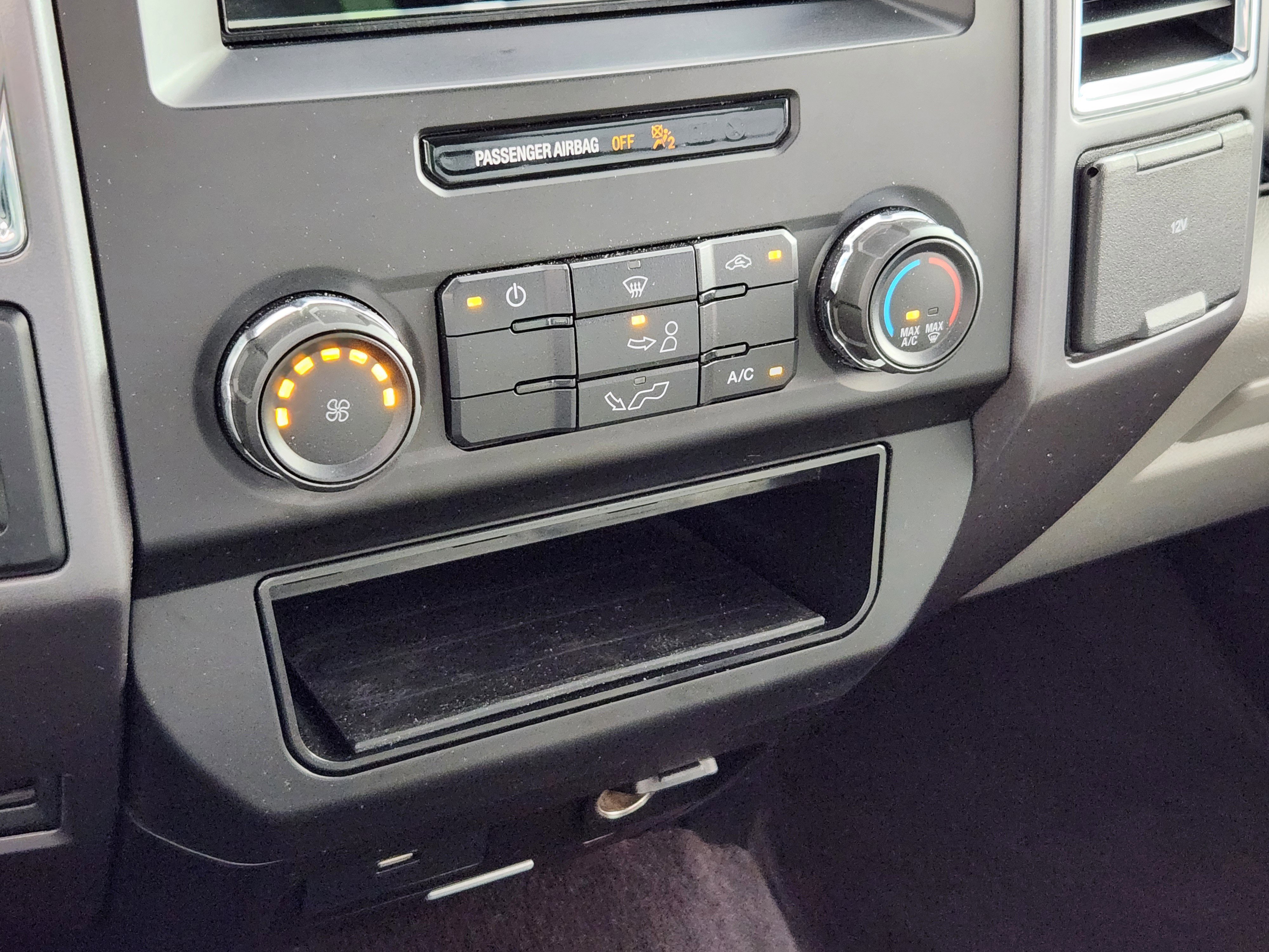 Used 2016 Ford F150 XLT AWD/4WD image 24