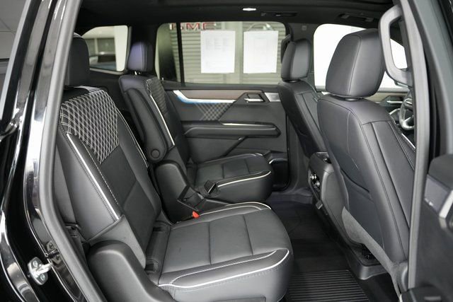 Used 2024 GMC Acadia Denali image 24