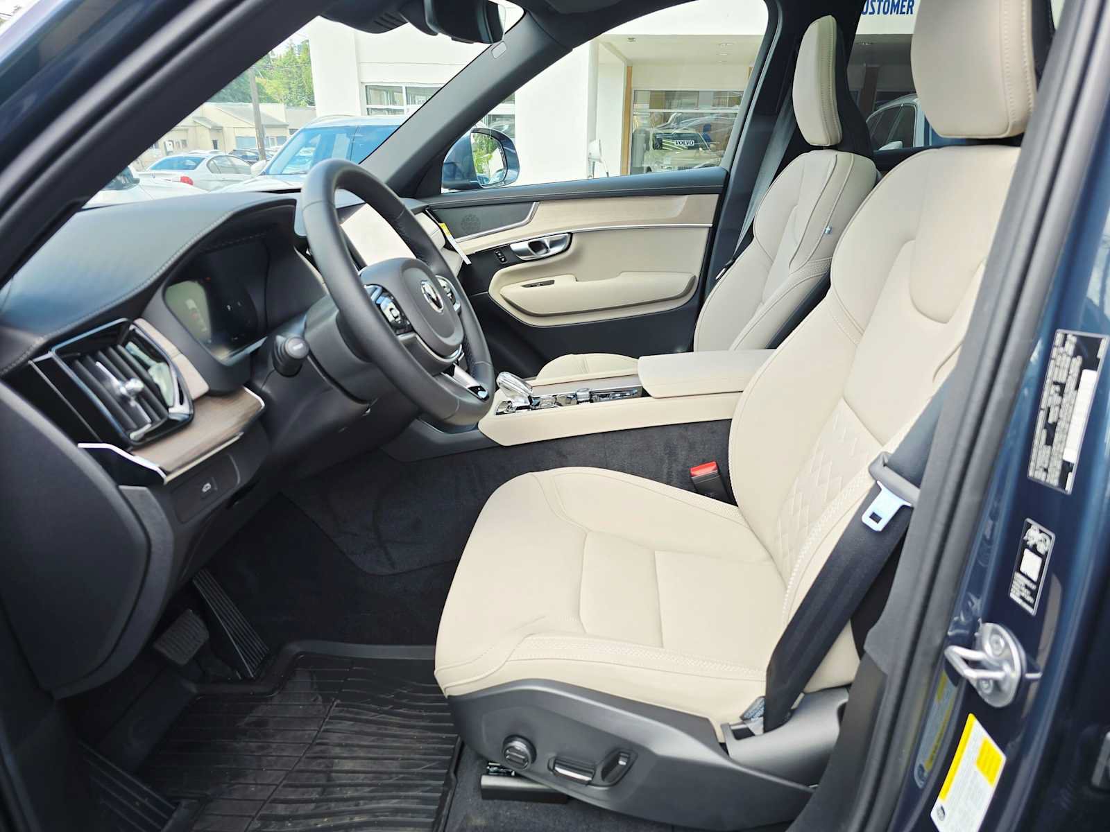 New 2026 Volvo XC90 B6 Plus w/ Protection Package AWD/4WD image 20