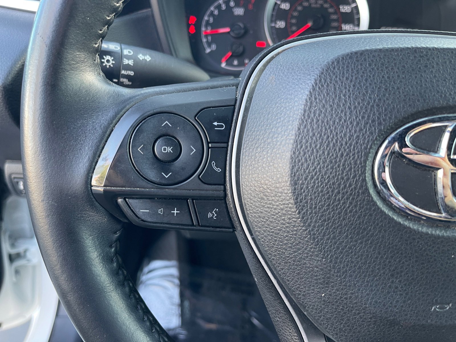 Used 2020 Toyota Corolla SE w/ Carpet Mat Package (TMS) image 16