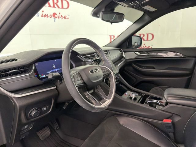Used 2023 Jeep Grand Cherokee L Laredo AWD/4WD image 12
