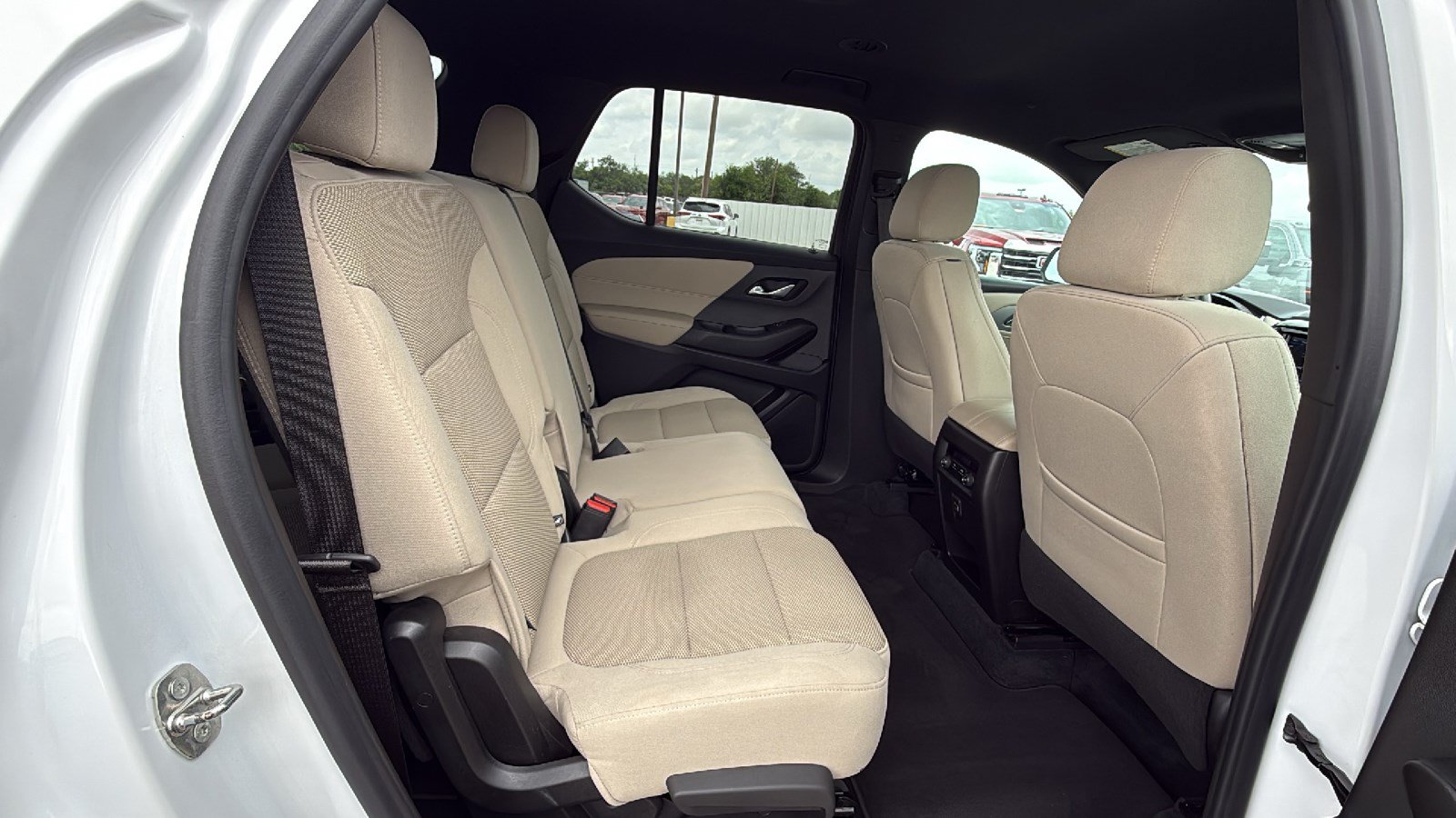 Used 2022 Chevrolet Traverse LS FWD image 24