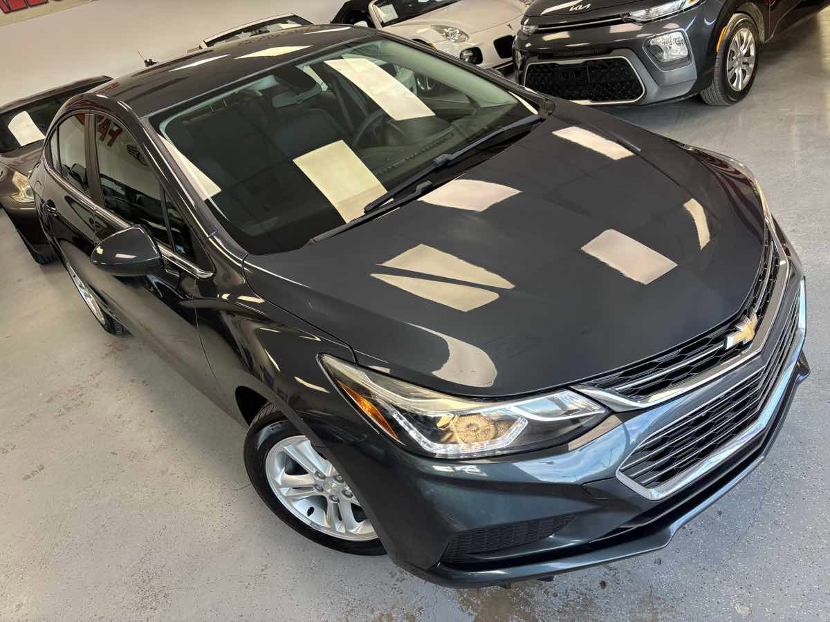 Used 2018 Chevrolet Cruze LT w/ Convenience Package image 8