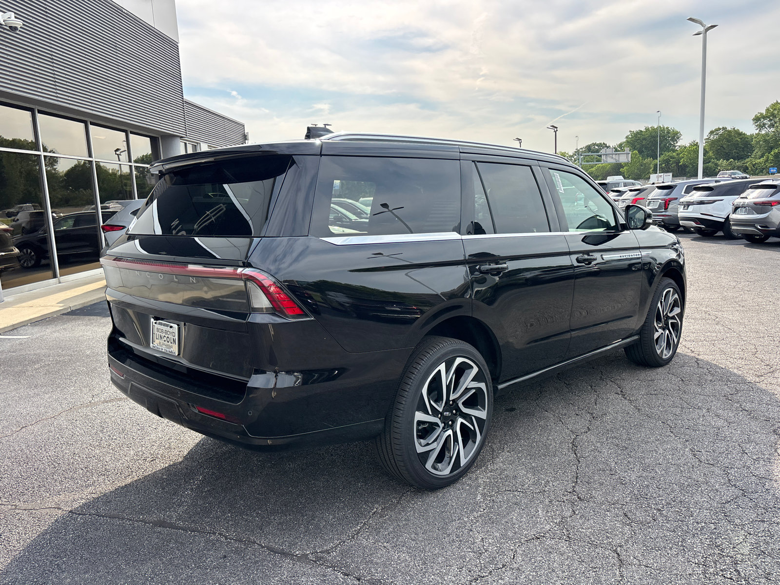 New 2026 Lincoln Navigator Reserve AWD/4WD image 7