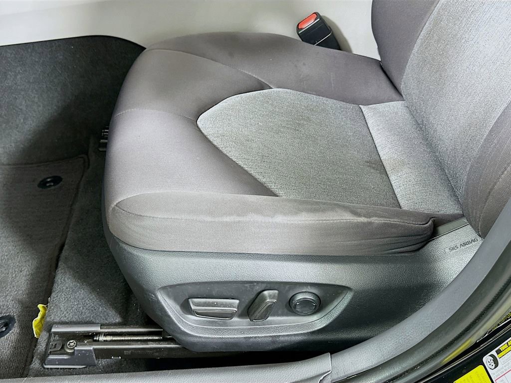 Used 2022 Toyota Camry LE image 19