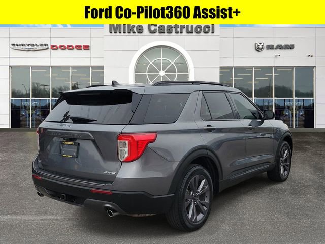 Used 2022 Ford Explorer XLT w/ Equipment Group 202A image 4