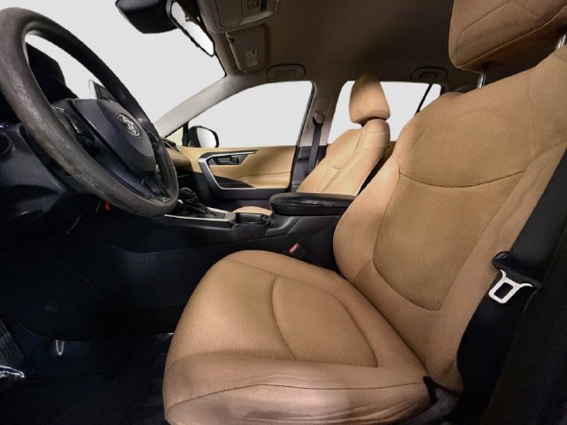 Used 2019 Toyota RAV4 LE FWD image 20