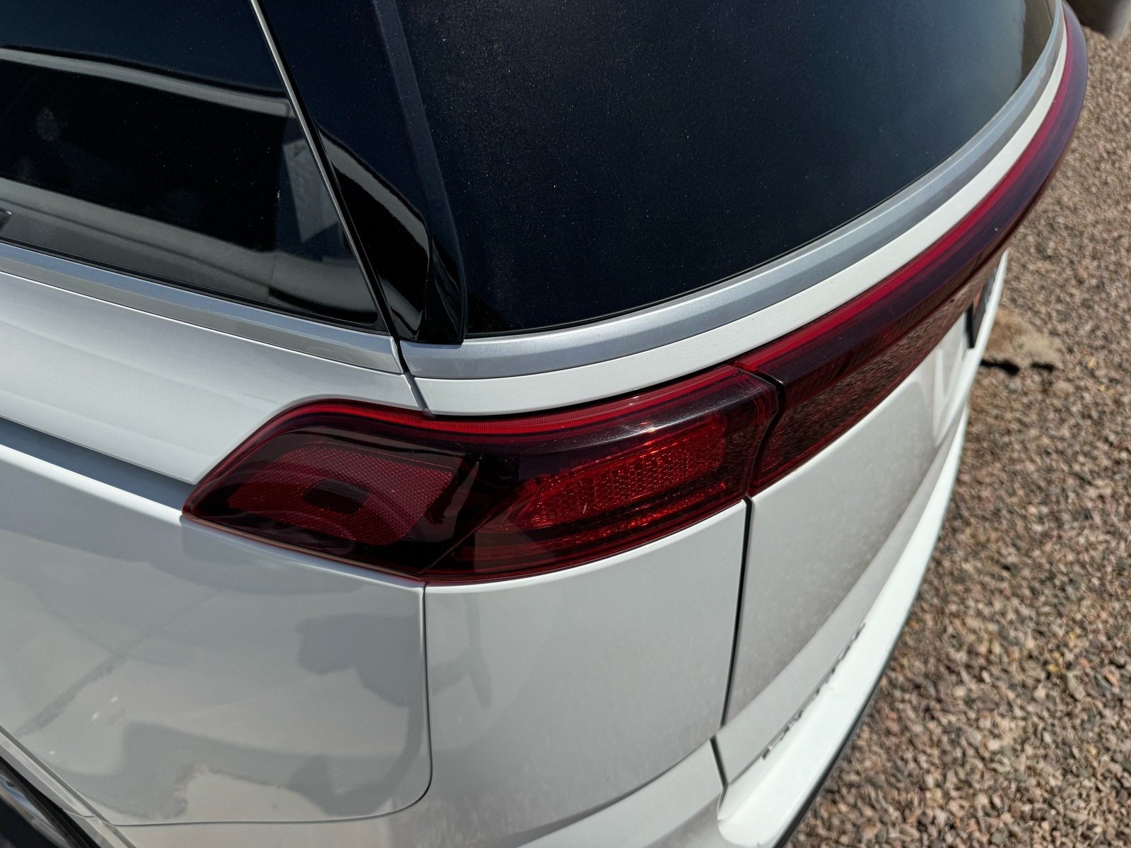 Used 2024 Kia Carnival LX FWD image 7