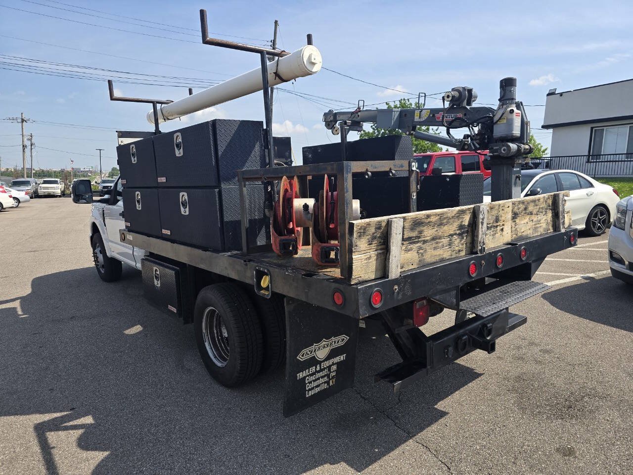 Used 2018 Ford F350 XL w/ Power Equipment Group RWD image 4