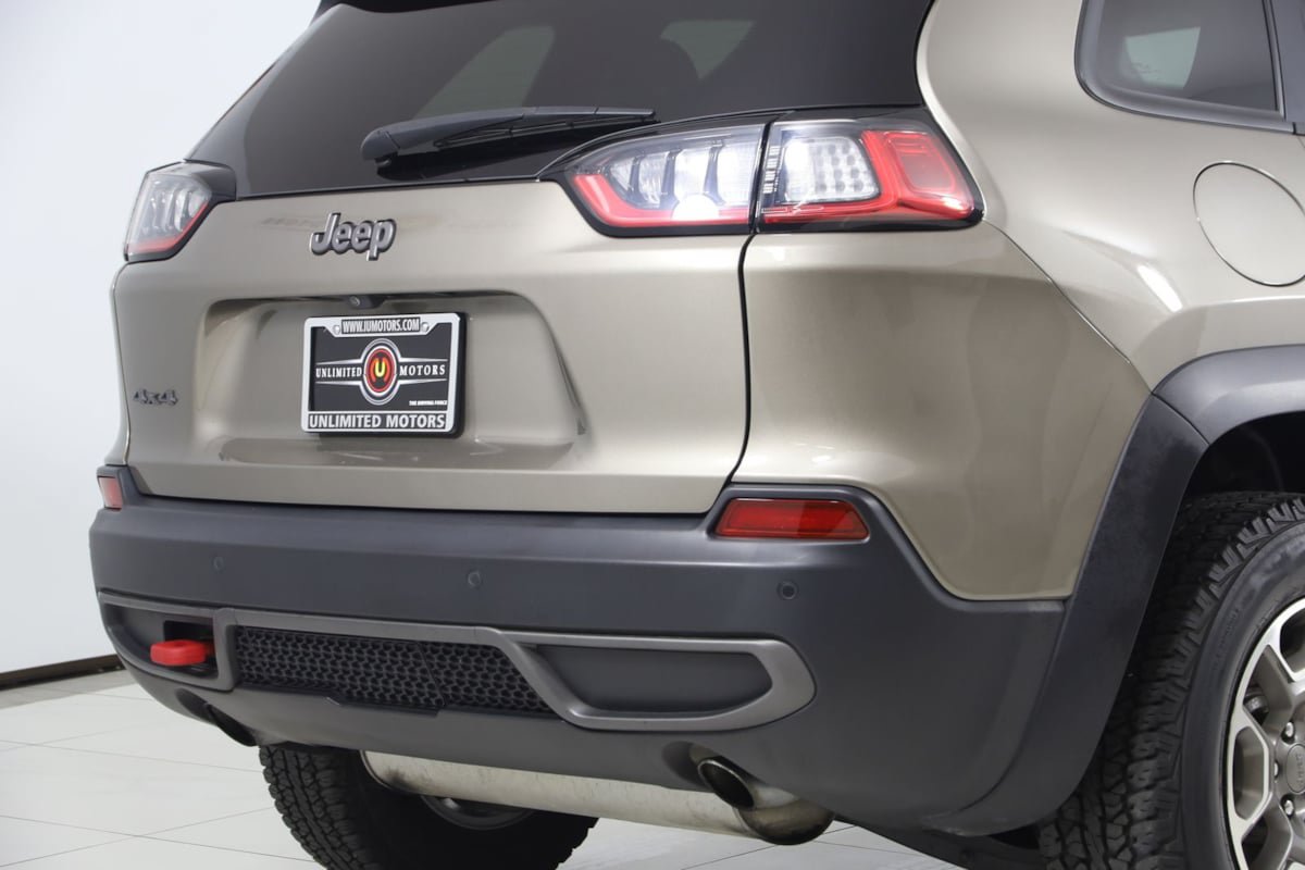 Used 2020 Jeep Cherokee Trailhawk w/ Cold Weather Group AWD/4WD image 41
