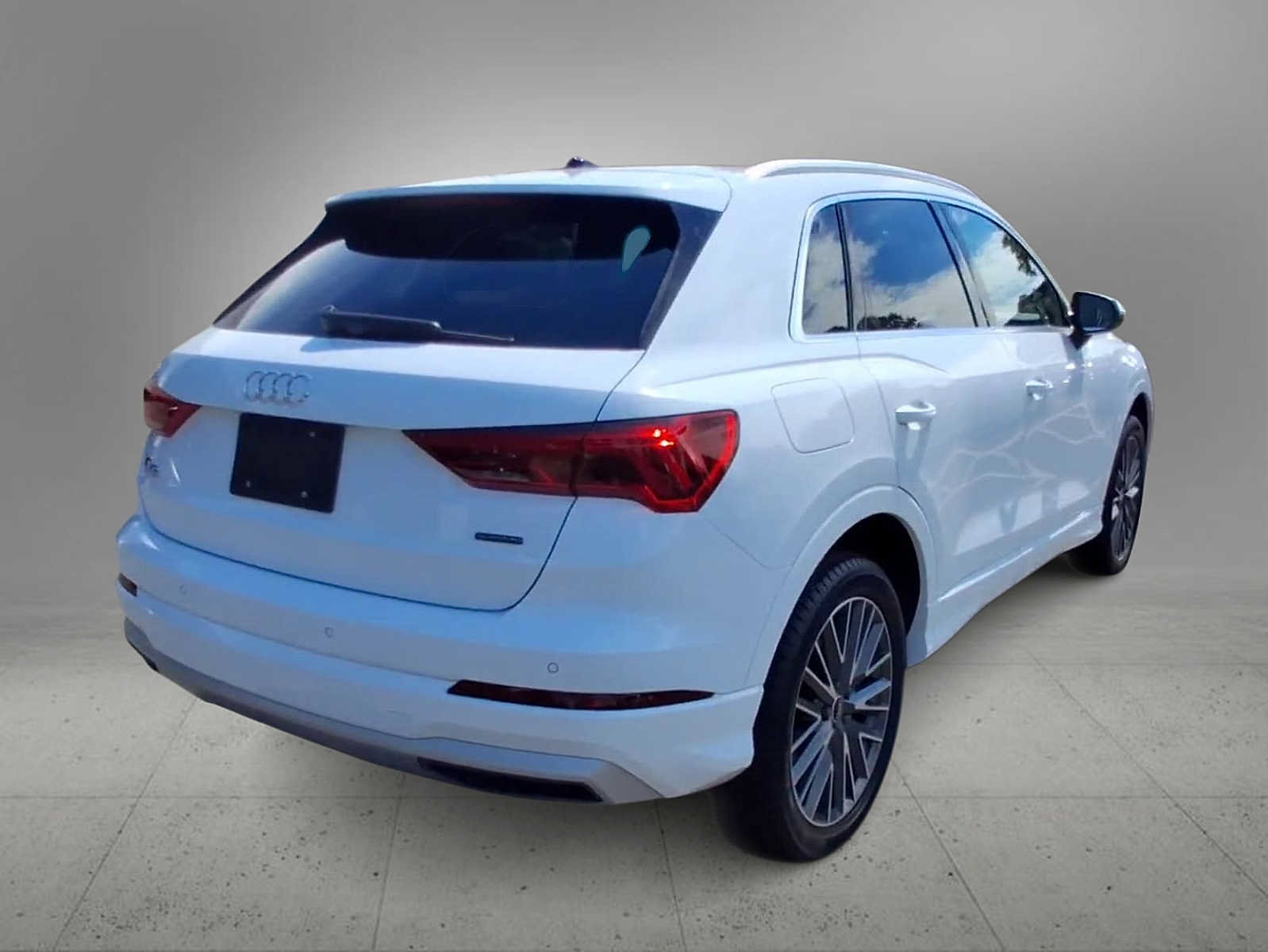 Used 2022 Audi Q3 2.0T Premium w/ Convenience Package AWD/4WD image 8