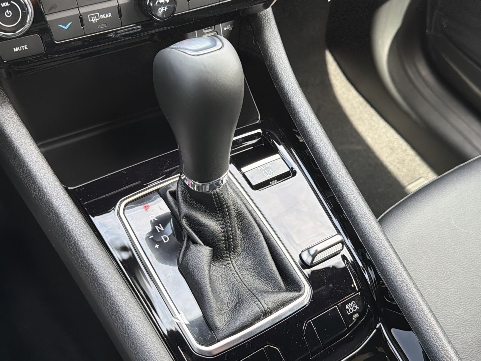 New 2026 Jeep Compass Latitude AWD/4WD image 19