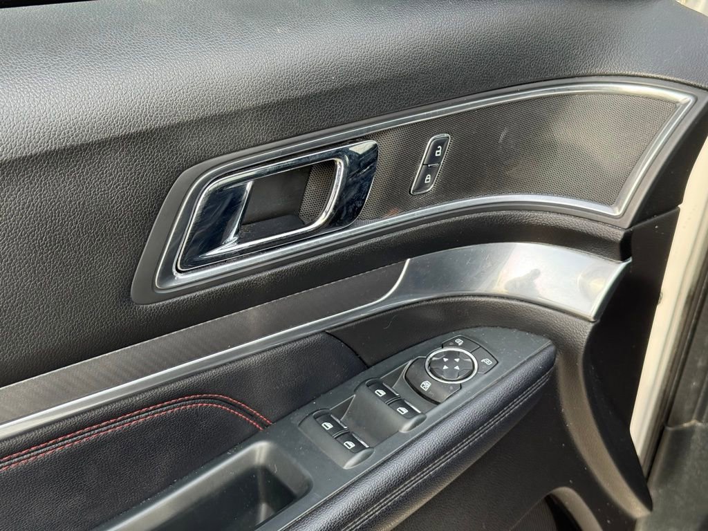 Used 2018 Ford Explorer Sport image 10