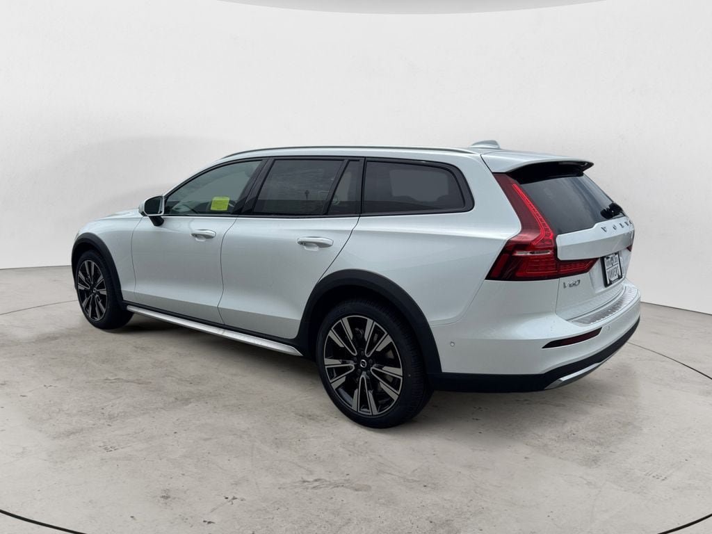 New 2026 Volvo V60 B5 Cross Country Ultra w/ Protection Package Premier AWD/4WD image 4