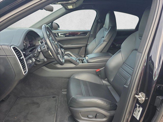 Used 2022 Porsche Cayenne Coupe AWD/4WD image 17