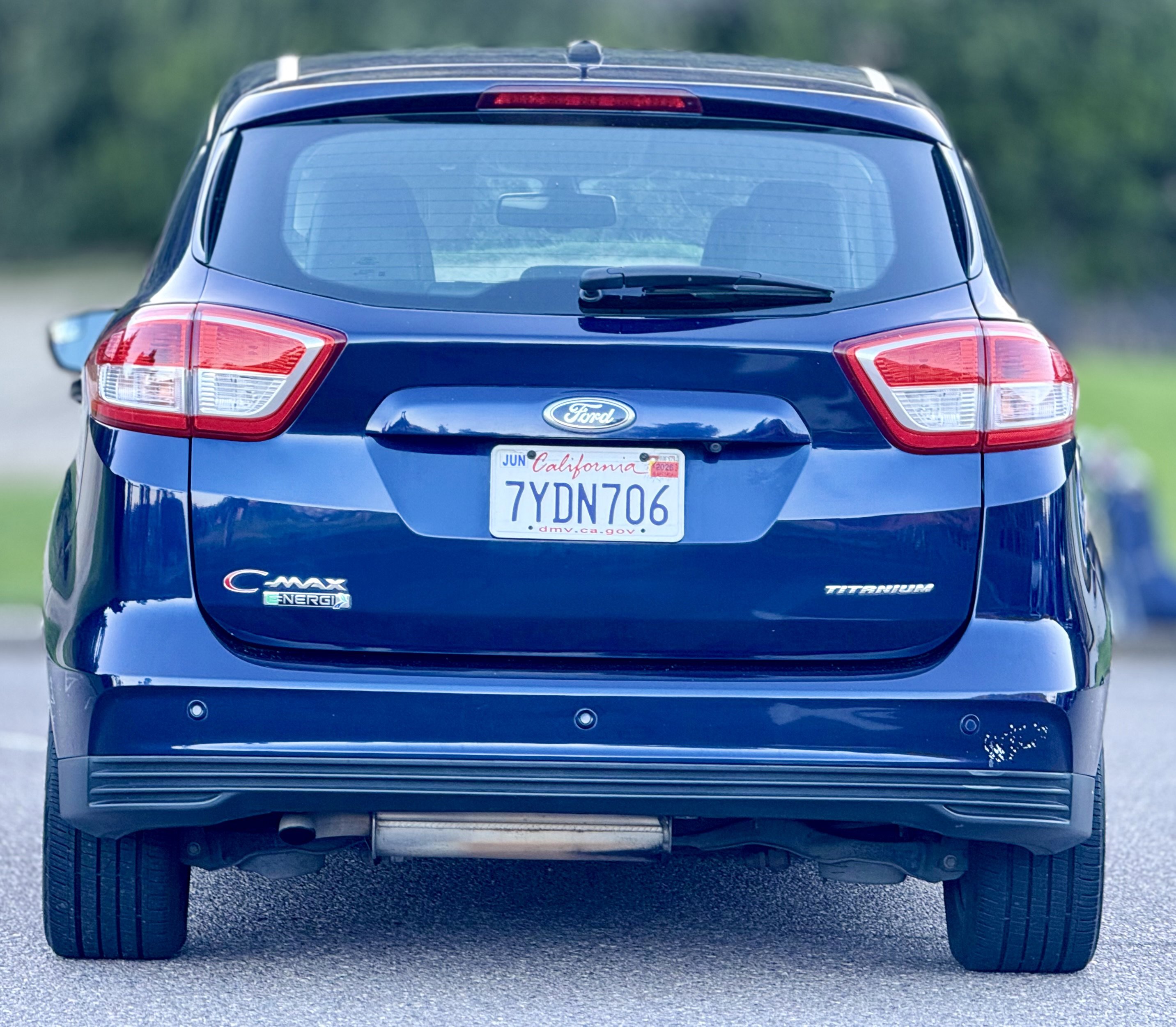 Used 2017 Ford C-MAX Energi Titanium FWD image 8