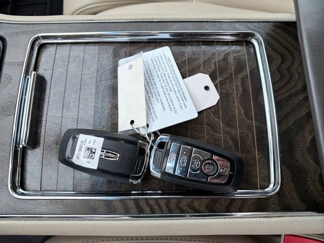 Used 2020 Lincoln Continental AWD w/ Convenience Package image 32