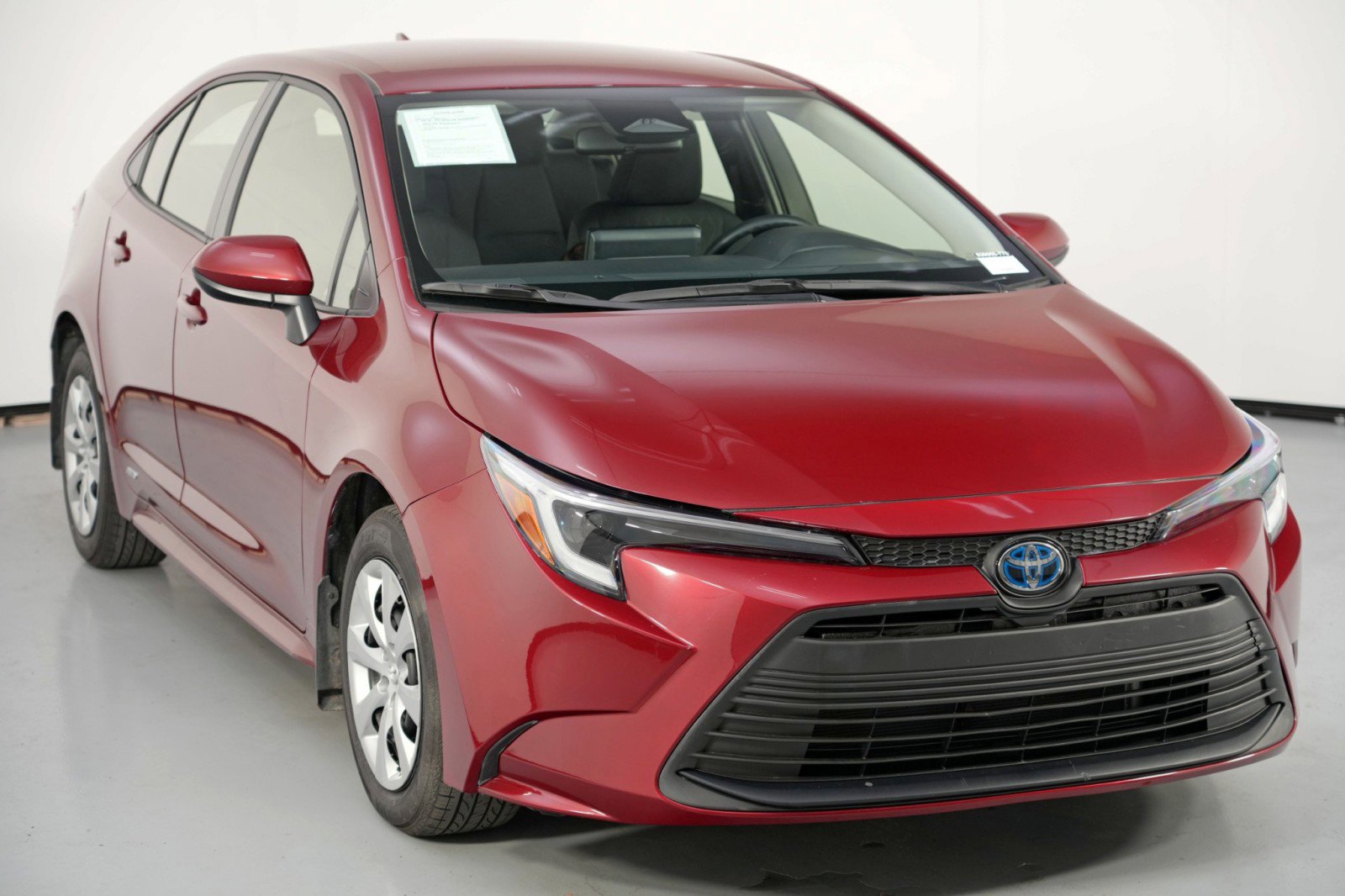 Used 2025 Toyota Corolla LE image 50