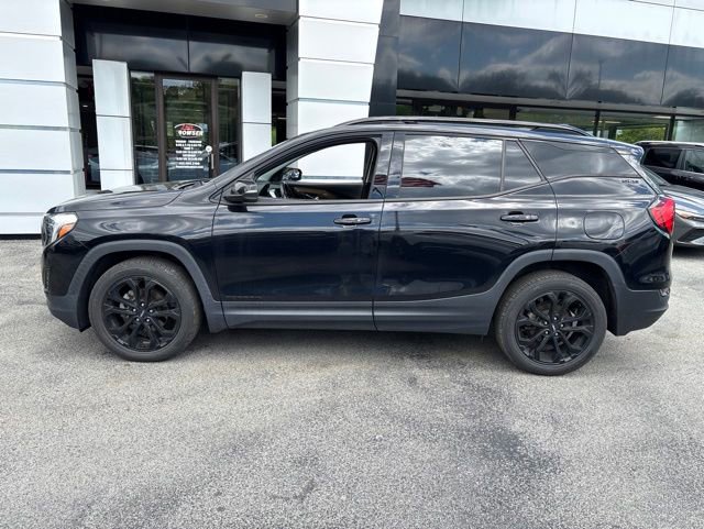 Used 2020 GMC Terrain SLE w/ Driver Convenience Package AWD/4WD image 2