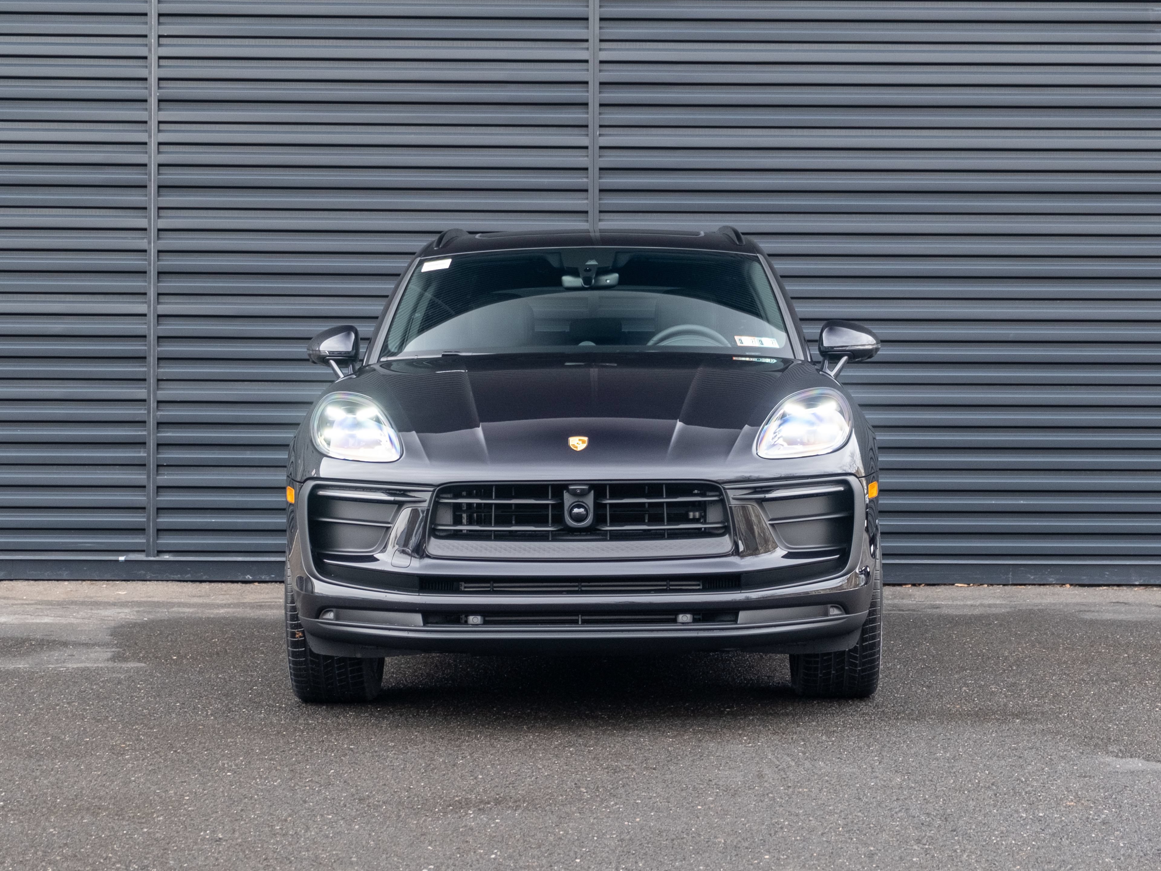 Certified 2026 Porsche Macan AWD/4WD image 11