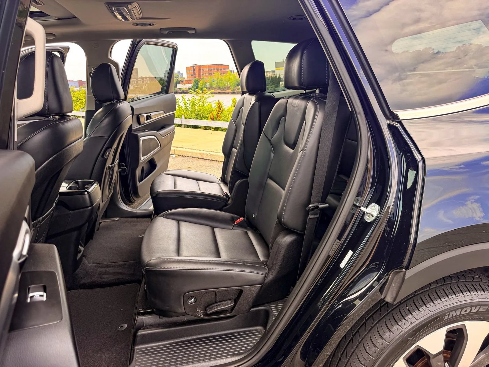 Used 2021 Kia Telluride S AWD/4WD image 19