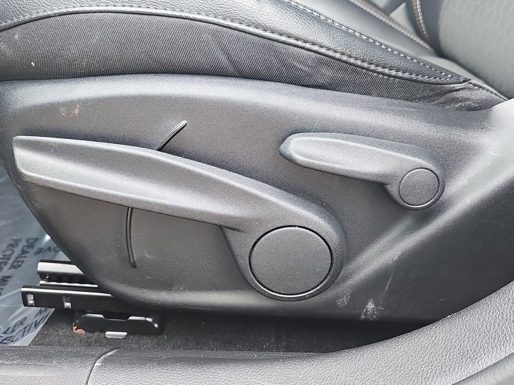 Used 2018 Jeep Compass Latitude w/ Cold Weather Group image 29