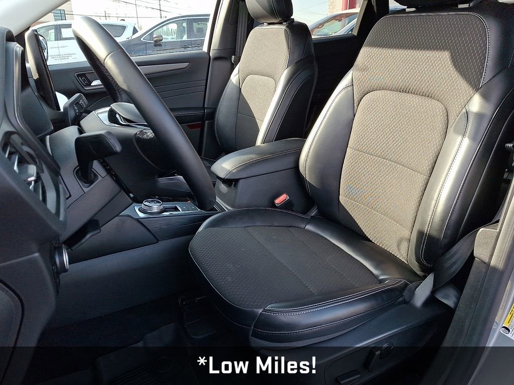 Used 2024 Ford Escape Base 4D Sport Utility image 9