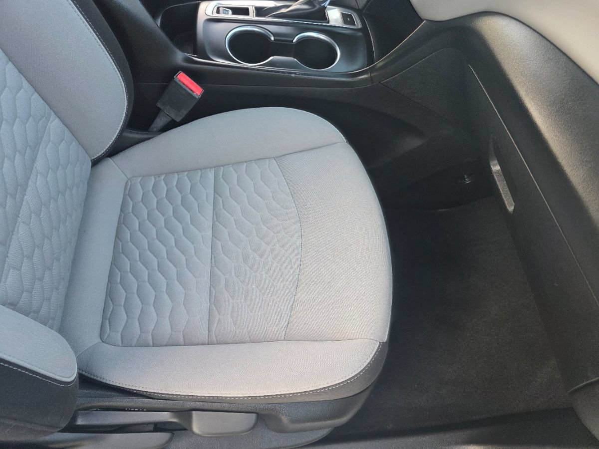 Used 2019 Chevrolet Equinox LS AWD/4WD image 37