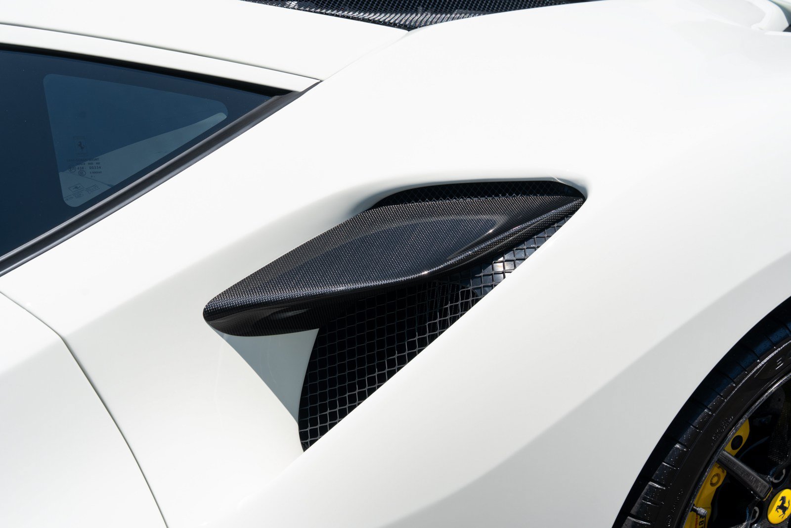 Used 2022 Ferrari F8 Tributo RWD image 12