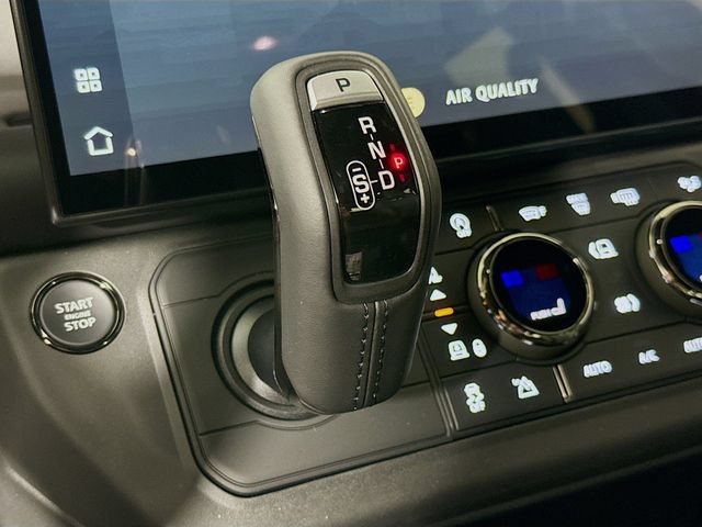 New 2026 Land Rover Defender 110 OCTA AWD/4WD image 19