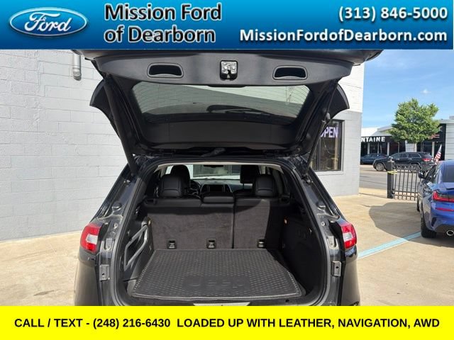 Used 2018 Jeep Cherokee Overland AWD/4WD image 13