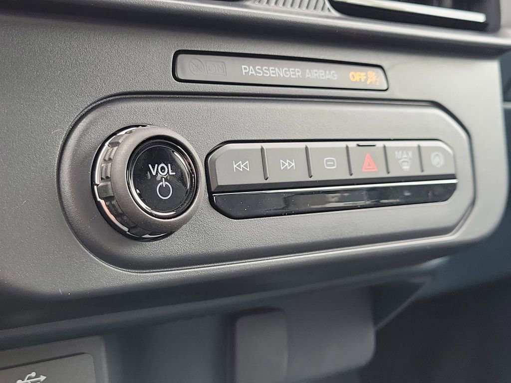 New 2026 Ford Maverick XL image 26